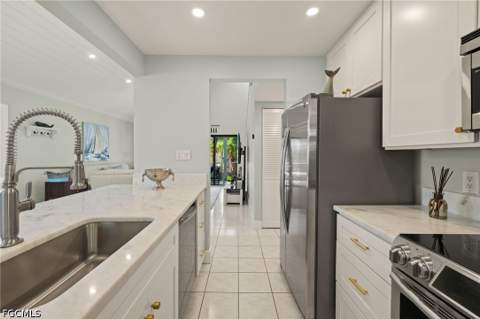 974 Greenwood Ct S, Sanibel FL - photo 8 of 37