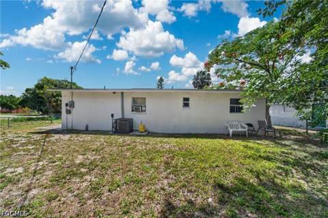 1904 Fountain St, Fort Myers FL - photo 7 of 9