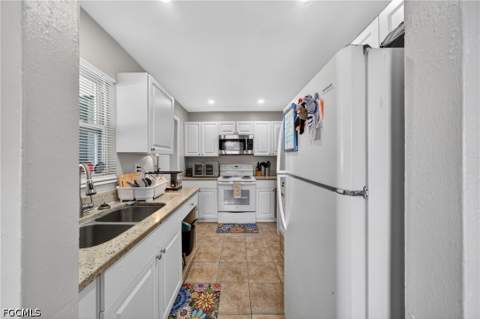 2992 Lafayette St, Fort Myers FL - photo 6 of 22