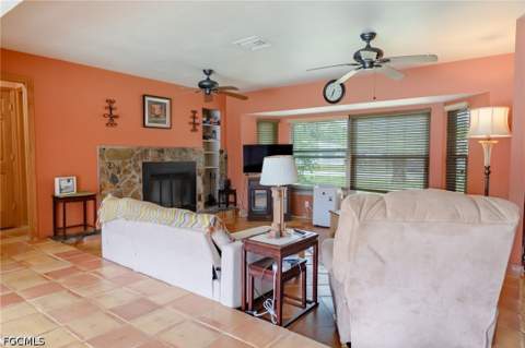 4240 Riverview Rd, Fort Myers FL - photo 10 of 49
