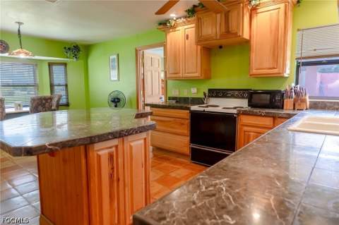 4240 Riverview Rd, Fort Myers FL - photo 11 of 49