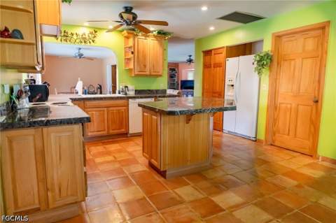 4240 Riverview Rd, Fort Myers FL - photo 12 of 49