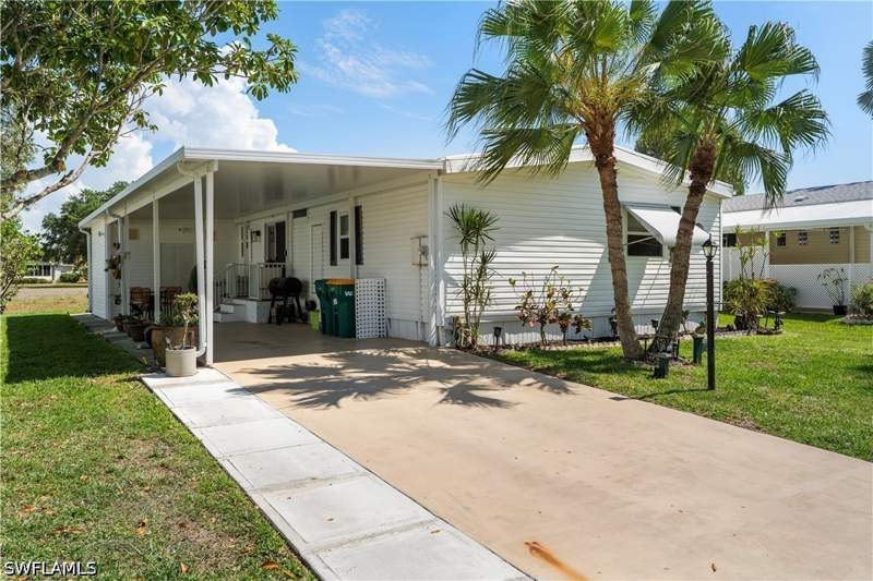2 bedroom ManufacturedHome at 58 Le Mans Dr, Riviera Colony Golf Estates, Naples — photo 3