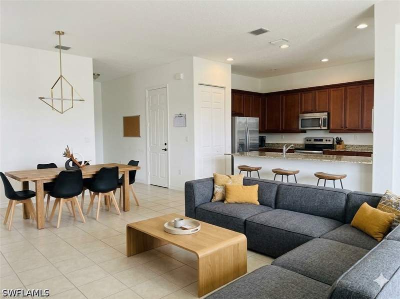 3 bedroom SingleFamilyResidence at 5293 Beckton Rd, Coquina At Maple Ridge, Ave Maria — photo 4