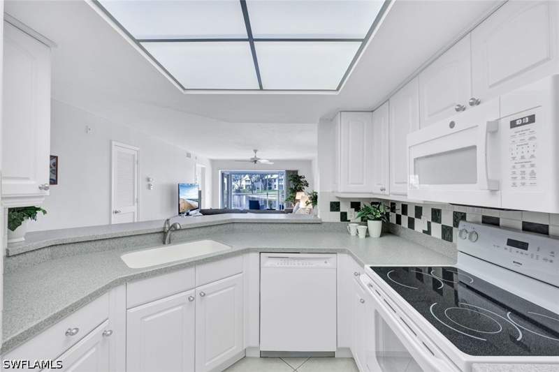 3 bedroom Condominium at 774 Wiggins Lake Dr 101, Wiggins Lakes And Preserves, Naples — photo 5