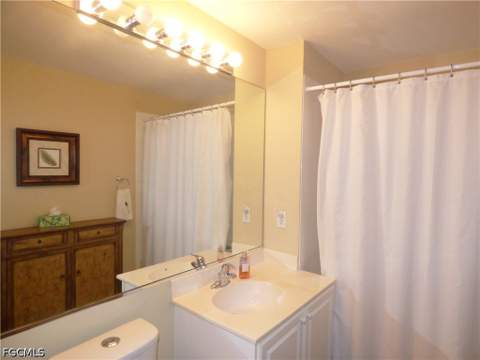 10017 Sky View Way 1506, Fort Myers FL - photo 13 of 25