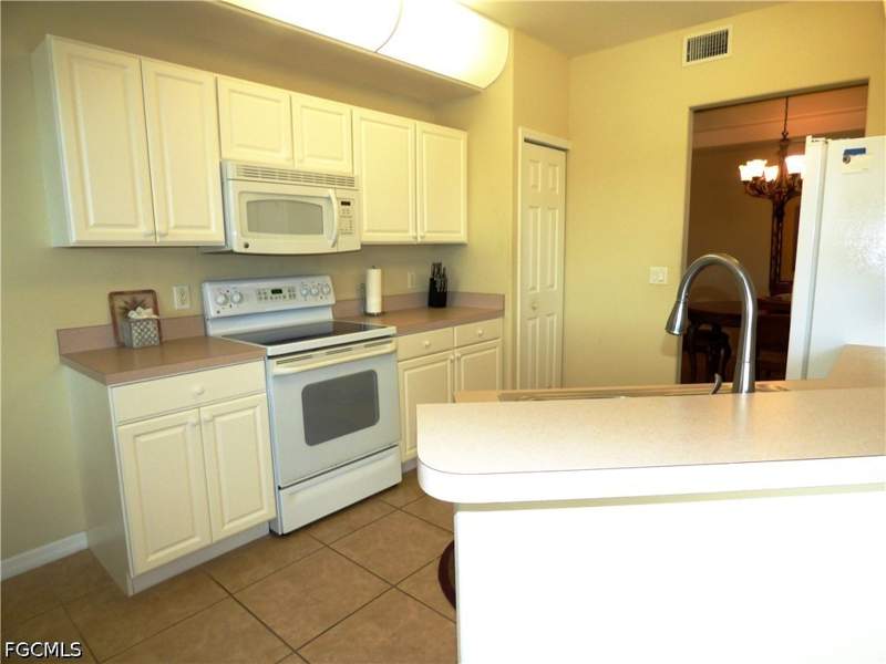 2 bedroom Condominium at 10017 Sky View Way 1506, Jasmine Pointe, Fort Myers — photo 5