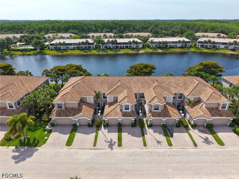 3 bedroom Condominium at 10015 Sky View Way 1605, Majestic Pointe, Fort Myers — photo 2