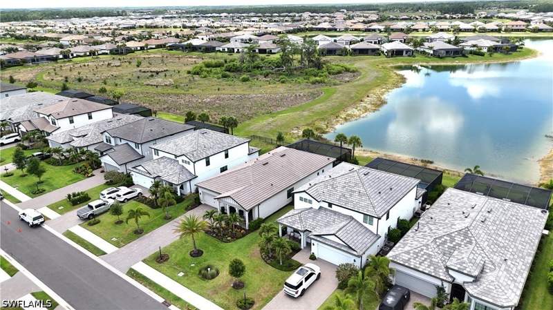 3 bedroom SingleFamilyResidence at 20422 Pebble Glen Dr, Verdana Village, Estero — photo 2