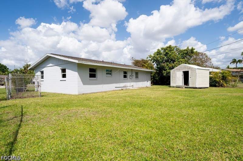 3 bedroom SingleFamilyResidence at 4631 New Haven Dr, Harlem Heights, Fort Myers — photo 4