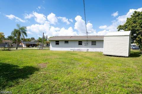 4631 New Haven Dr, Fort Myers FL - photo 6 of 20