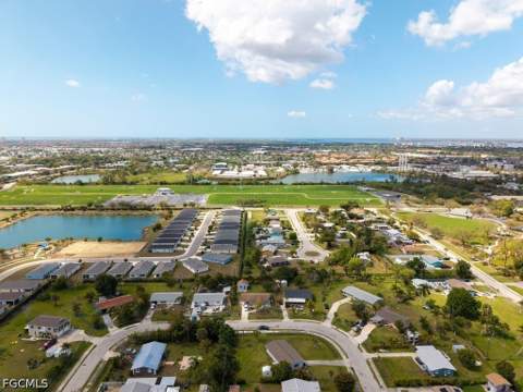 4631 New Haven Dr, Fort Myers FL - photo 9 of 20