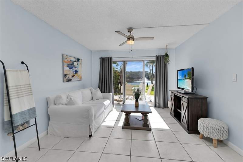2 bedroom Condominium at 1000 Manatee Rd A105, Gulf Winds East, Naples — photo 2