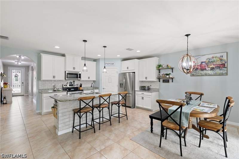 4 bedroom SingleFamilyResidence at 3215 Birchin Ln, Lindsford, Fort Myers — photo 3