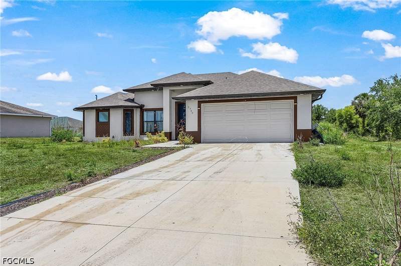 4 bedroom SingleFamilyResidence at 3700 14th St SW, Lehigh Acres, Lehigh Acres — photo 3