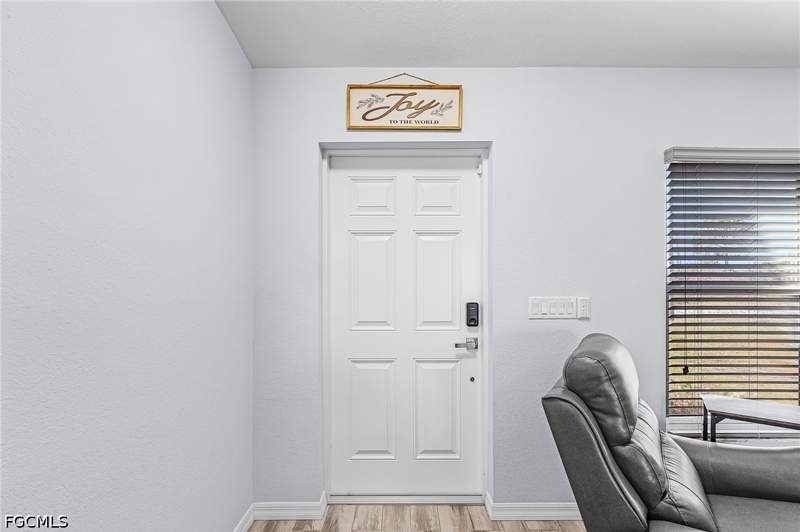 3 bedroom SingleFamilyResidence at 9032 Meadow Cir, Port Labelle, Labelle — photo 4