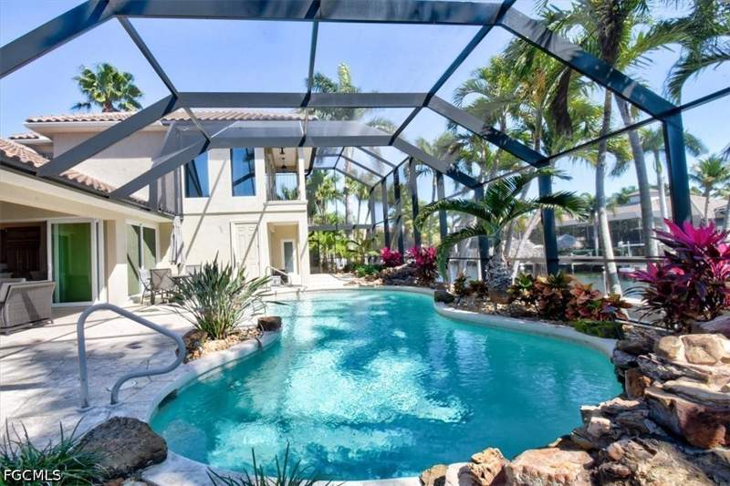 5 bedroom SingleFamilyResidence at 5711 Yardarm Ct, Harbour Preserve, Cape Coral — photo 2
