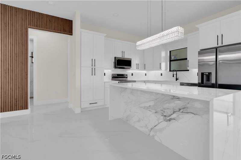 4 bedroom SingleFamilyResidence at 537 Paloma Ave, Lehigh Acres, Lehigh Acres — photo 4