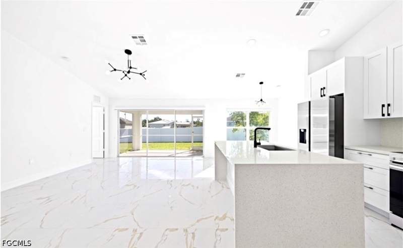 4 bedroom SingleFamilyResidence at 3201 NW 2nd Pl, Cape Coral, Cape Coral — photo 4