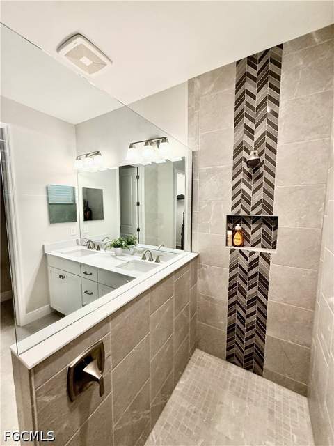 3050 Heritage Pines Dr, Fort Myers FL - photo 8 of 29