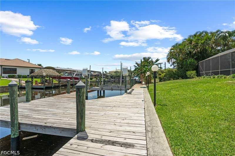 3 bedroom SingleFamilyResidence at 1906 Everest Pkwy, Cape Coral, Cape Coral — photo 4