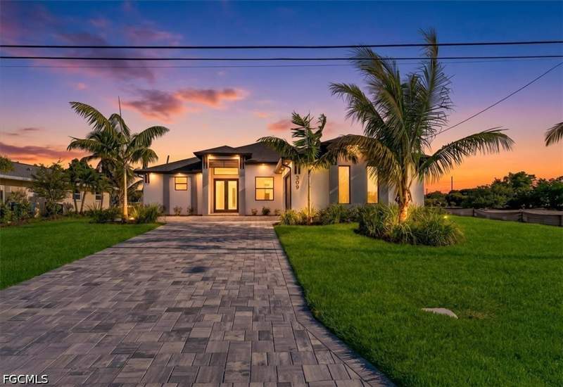 3 bedroom SingleFamilyResidence at 608 SW 20th Ter, Cape Coral, Cape Coral — photo 2