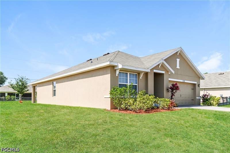 3 bedroom SingleFamilyResidence at 630 SW 23rd St, Cape Coral, Cape Coral — photo 2