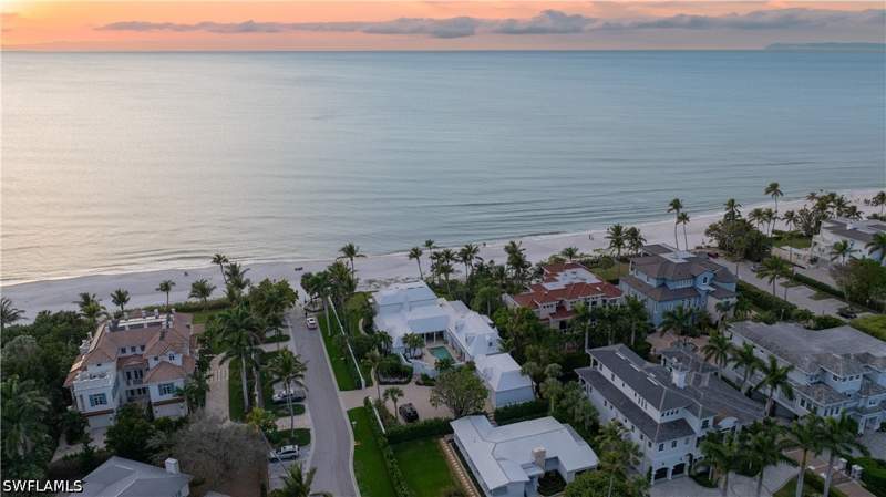 6 bedroom SingleFamilyResidence at 23 6th Ave N, Olde Naples, Naples — photo 3