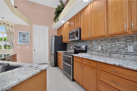 8356 Southwind Bay Cir, Fort Myers FL - photo 16 of 44