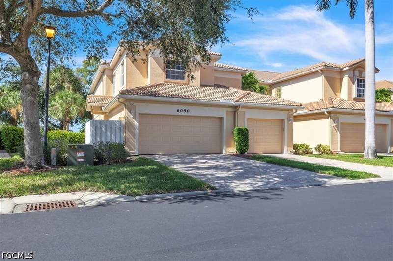 4 bedroom Condominium at 6050 Jonathans Bay Cir 102, Jonathans Bay, Fort Myers — photo 2