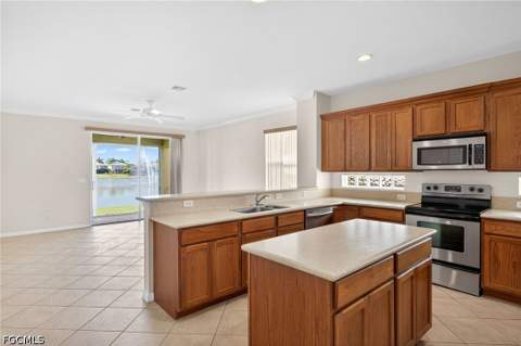 8369 Sumner Ave, Fort Myers FL - photo 11 of 40
