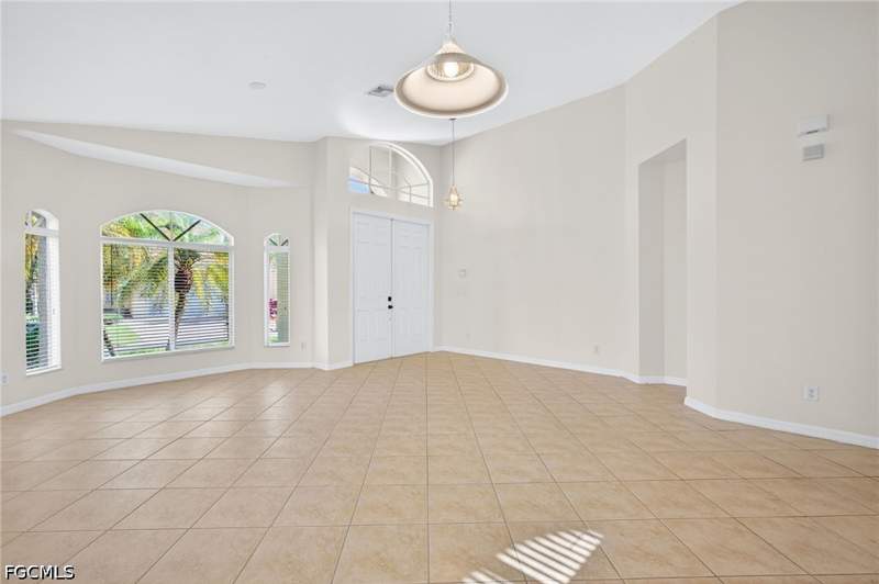 3 bedroom SingleFamilyResidence at 8369 Sumner Ave, Catalina Isles, Fort Myers — photo 4