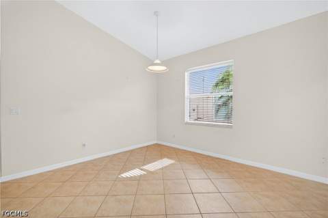 8369 Sumner Ave, Fort Myers FL - photo 6 of 40