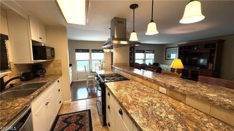 748 Park Ave, North Fort Myers FL - photo 9 of 43