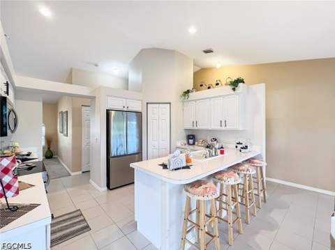 7631 Woodland Bend Cir, Fort Myers FL - photo 10 of 31