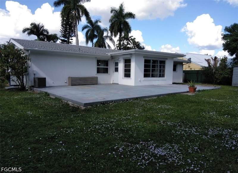 3 bedroom SingleFamilyResidence at 25 Estate Dr, Harbor Estates, North Fort Myers — photo 3