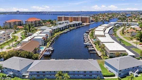 2 bedroom Condominium at 4211 SE 19th Pl 1F, Cape Coral, Cape Coral — photo 2