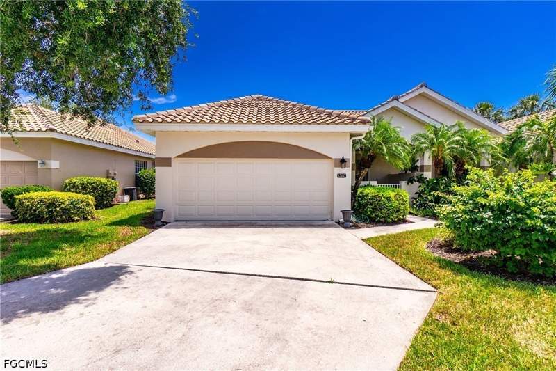 3 bedroom Attached at 15237 Knots Lndg, Waters Edge Two At Peppertree Pointe, Fort Myers — photo 2