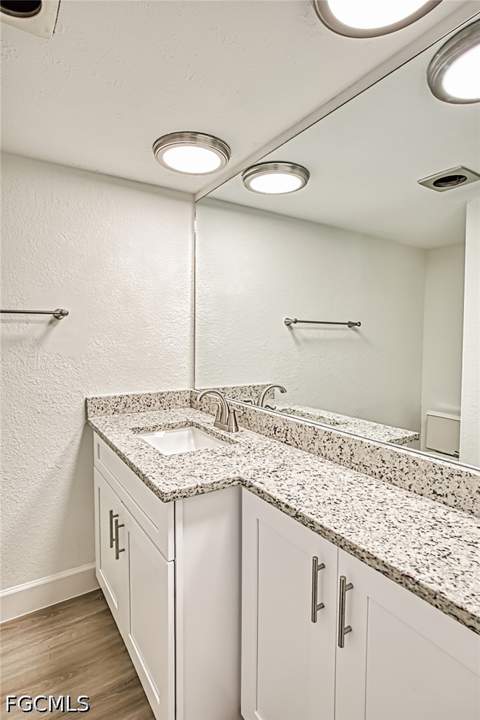 16251 Dublin Cir 104, Fort Myers FL - photo 11 of 31
