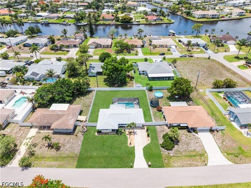 2 bedroom SingleFamilyResidence at 710 SE 42nd Ln, Cape Coral, Cape Coral — photo 4