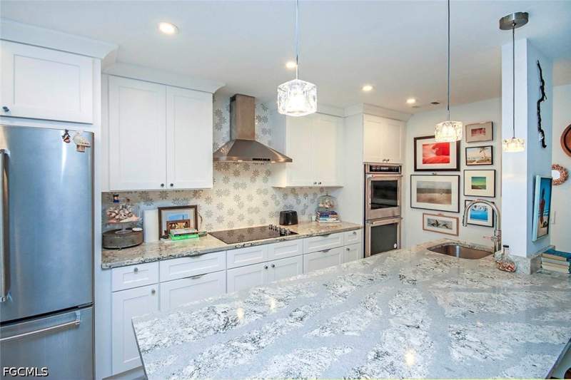 2 bedroom Condominium at 561 Periwinkle Way F3, Captains Walk, Sanibel — photo 5