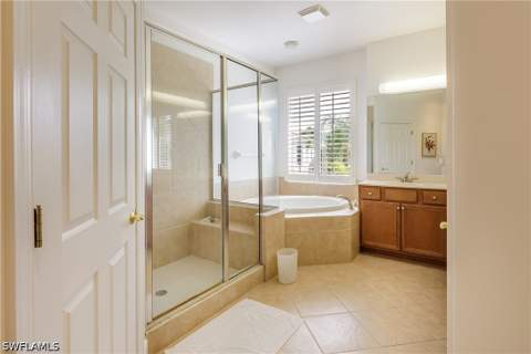 28652 San Lucas Ln 202, Bonita Springs FL - photo 19 of 33