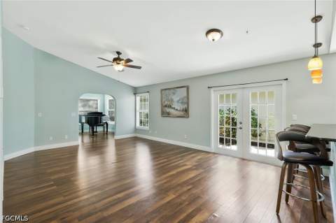14875 Crescent Cove Dr, Fort Myers FL - photo 6 of 23