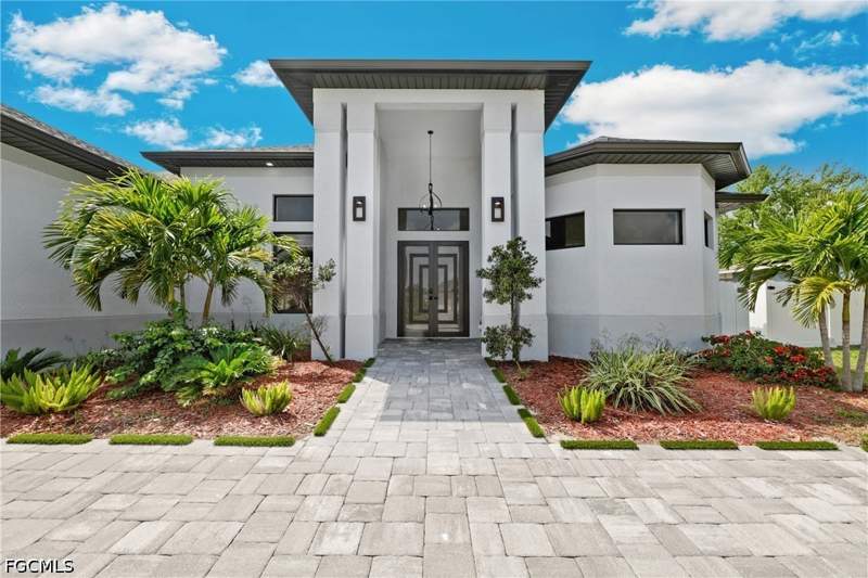 4 bedroom SingleFamilyResidence at 140 SE 16th St, Cape Coral, Cape Coral — photo 3