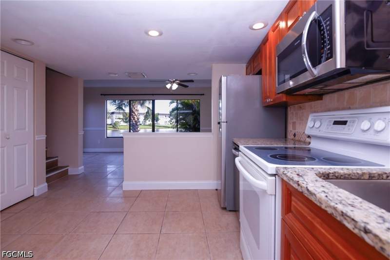 2 bedroom Condominium at 1168 Lake McGregor Dr 1D, Carissa Condo, Fort Myers — photo 5