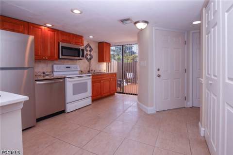 1168 Lake McGregor Dr 1D, Fort Myers FL - photo 7 of 26