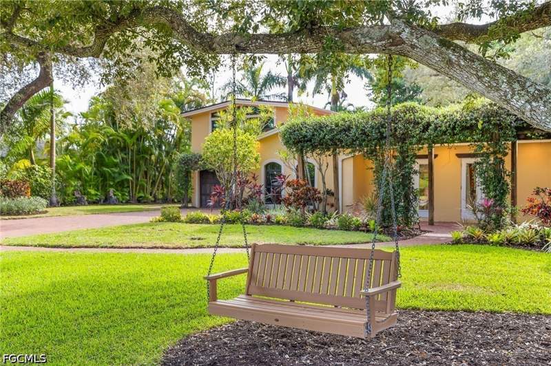5 bedroom SingleFamilyResidence at 1250 Florida Ave, York Manor, Fort Myers — photo 3