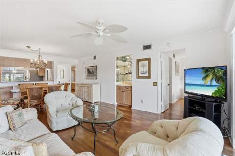 7300 Coventry Ct 606, Naples FL - photo 13 of 37