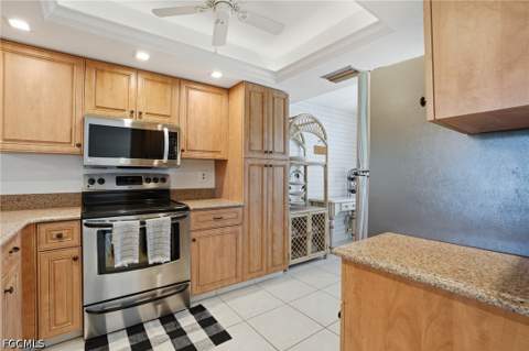 7300 Coventry Ct 606, Naples FL - photo 8 of 37