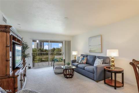 340 Horse Creek Dr 305, Naples FL - photo 12 of 29